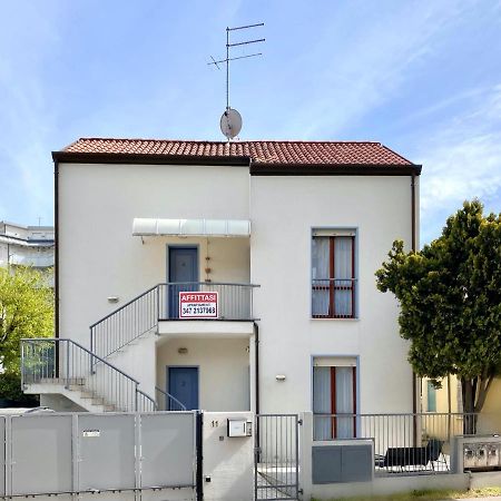 Villa Santin Carraro Immobiliare - Family Apartments Lido di Jesolo Exterior foto
