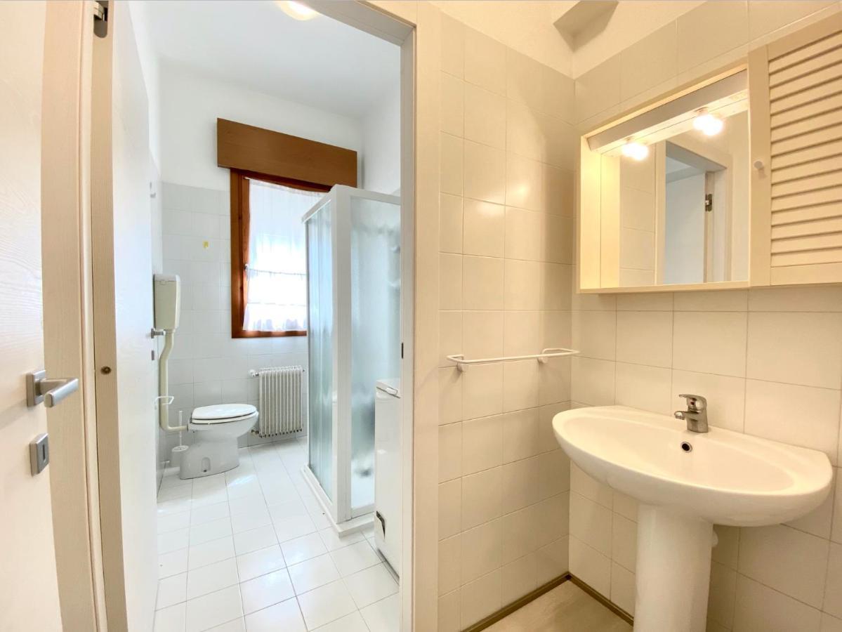 Villa Santin Carraro Immobiliare - Family Apartments Lido di Jesolo Exterior foto