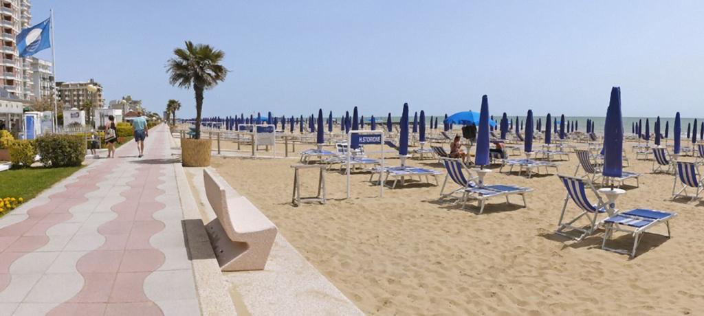 Villa Santin Carraro Immobiliare - Family Apartments Lido di Jesolo Exterior foto